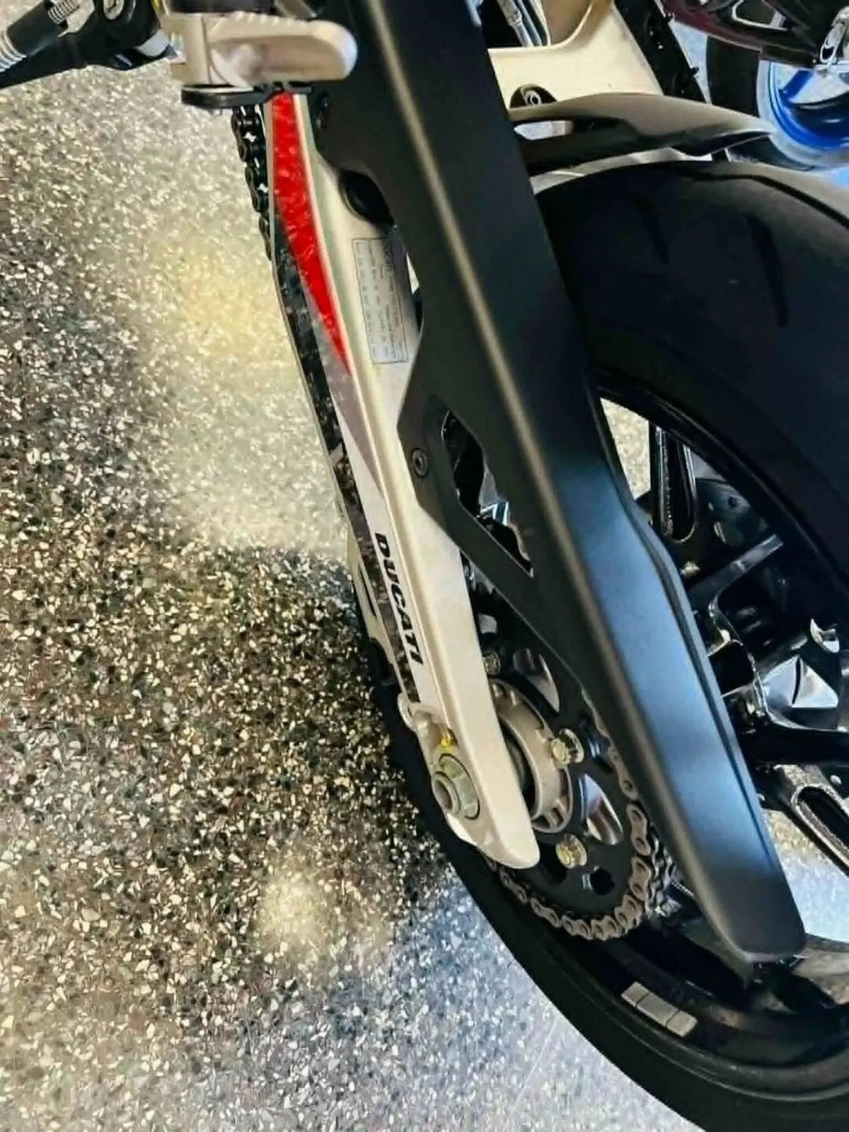 Ducati Hypermotard 698 Mono (2024 - 26) (10)