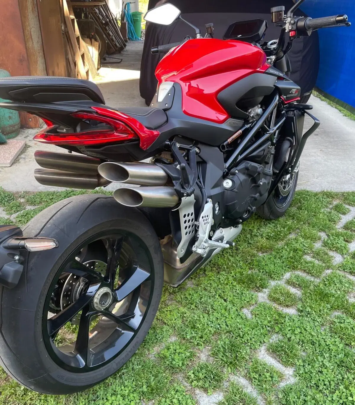 MV Agusta Brutale 1000 RS (2022 - 26) (11)