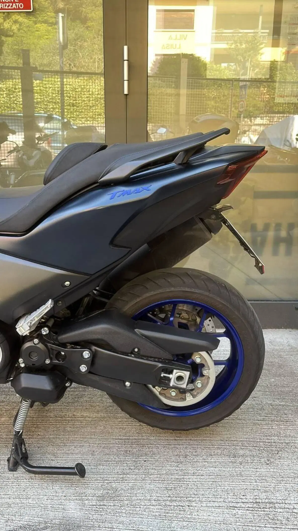 Yamaha T-Max 560 (2022 - 24) (3)