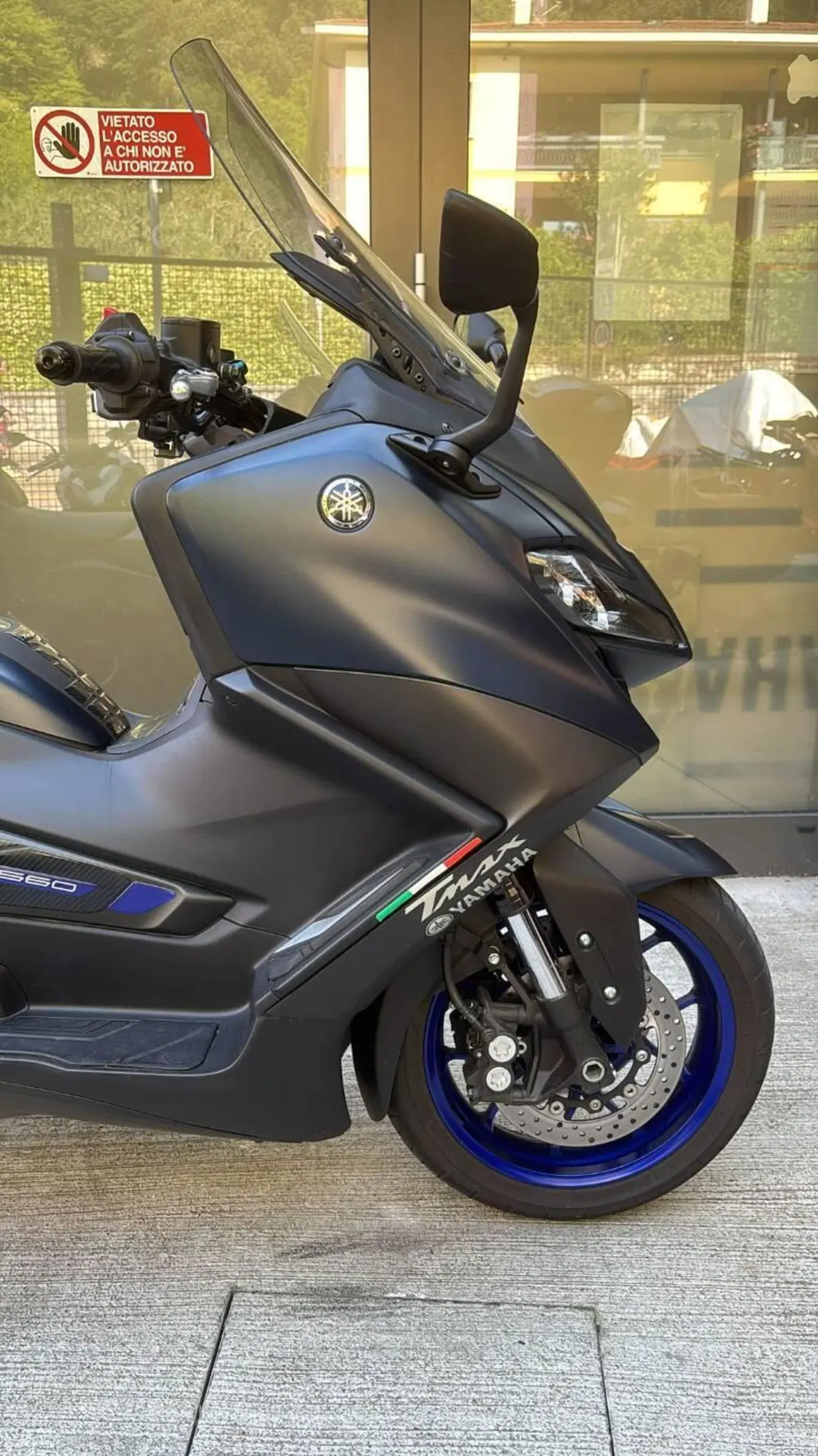 Yamaha T-Max 560 (2022 - 24) (9)