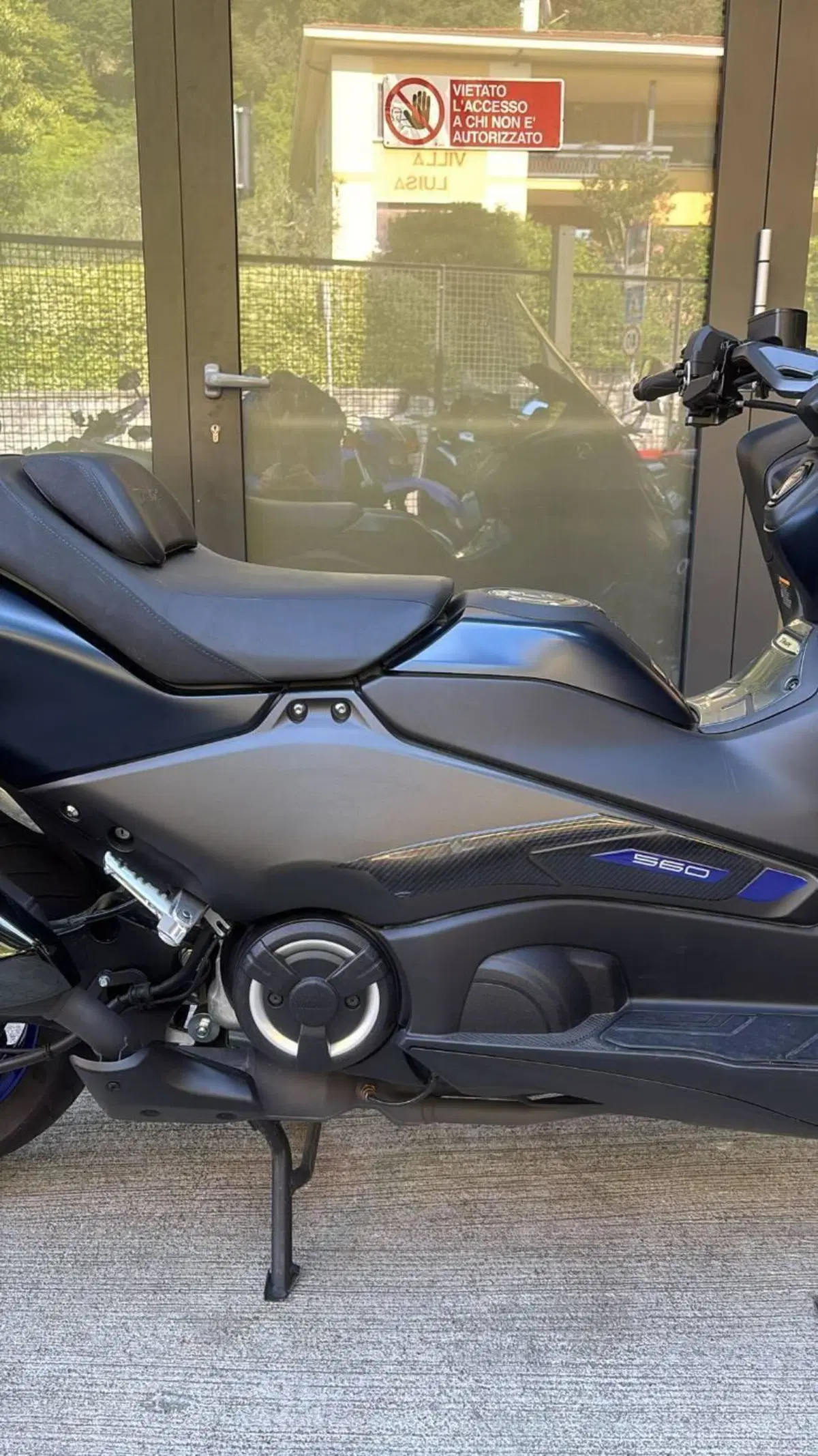 Yamaha T-Max 560 (2022 - 24) (11)