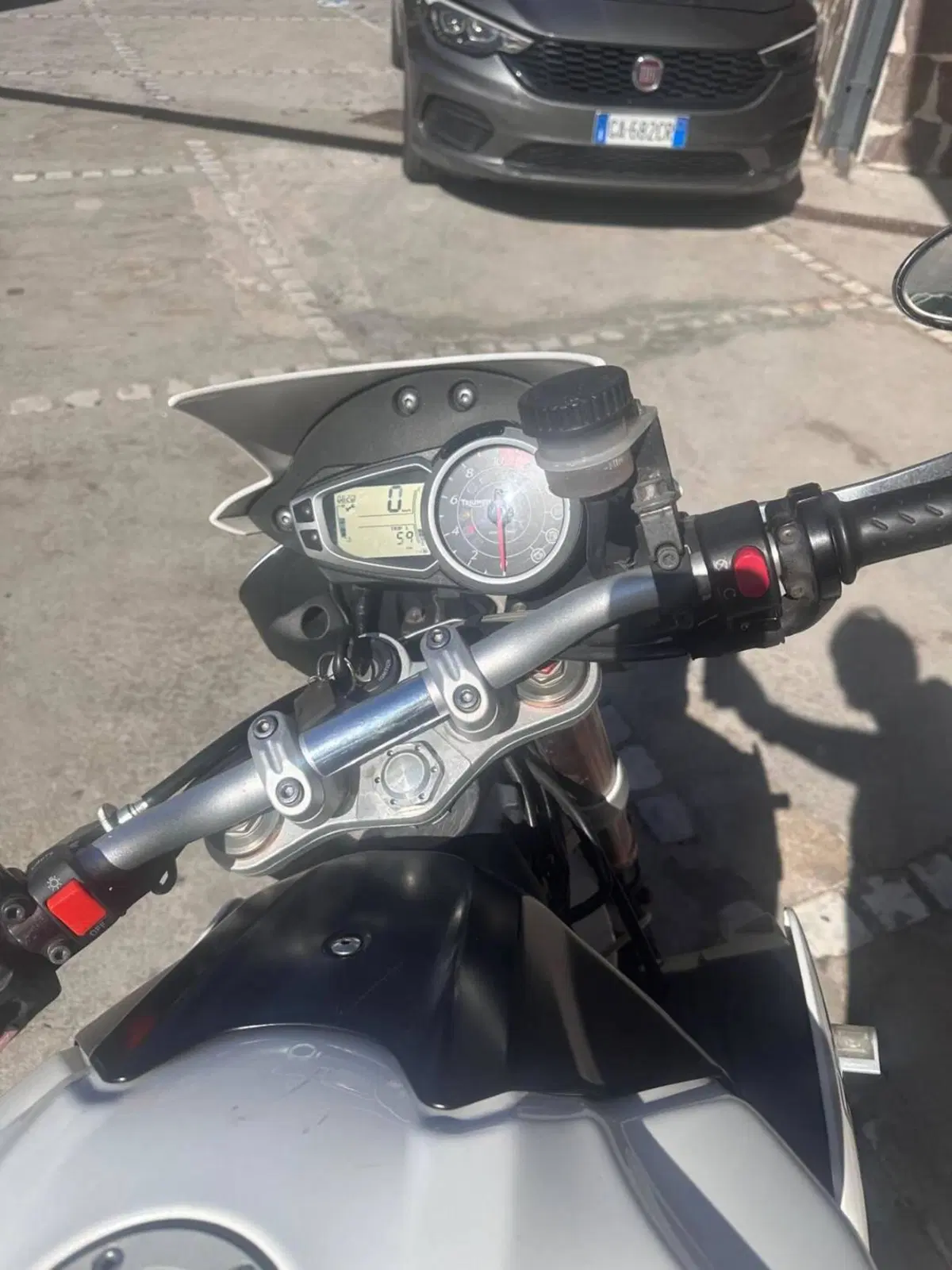 Triumph Speed Triple 1050 (2011 - 13) (8)