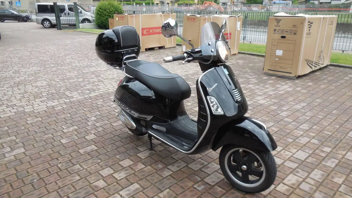 Vespa GTS 300 (2010 - 14) (3)