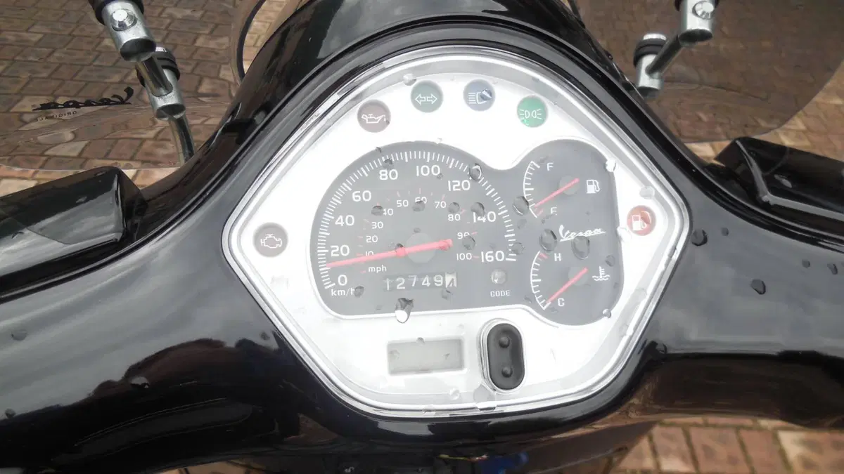 Vespa GTS 300 (2010 - 14) (4)