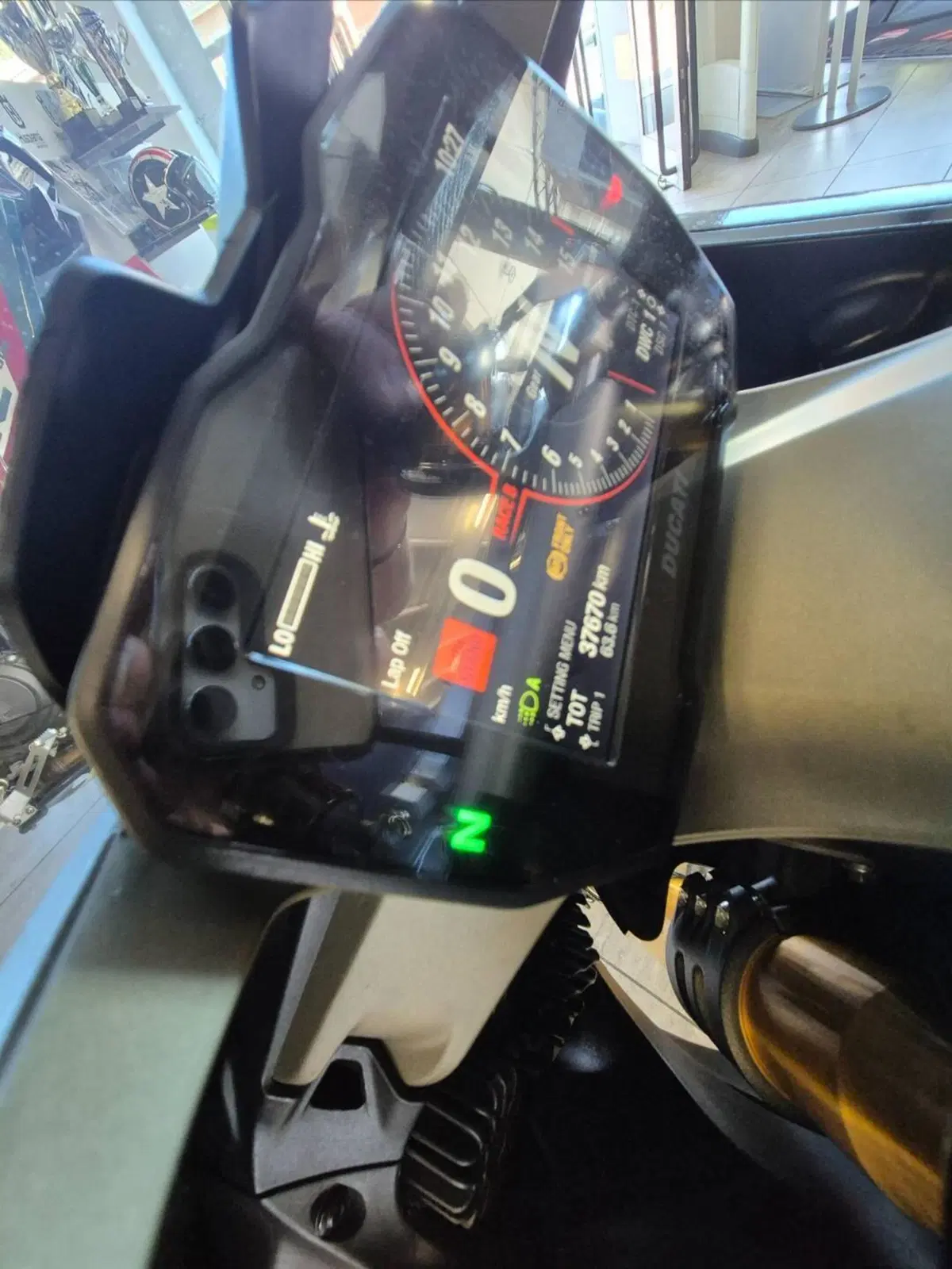 Ducati Panigale V4 S 1100 (2021) (8)