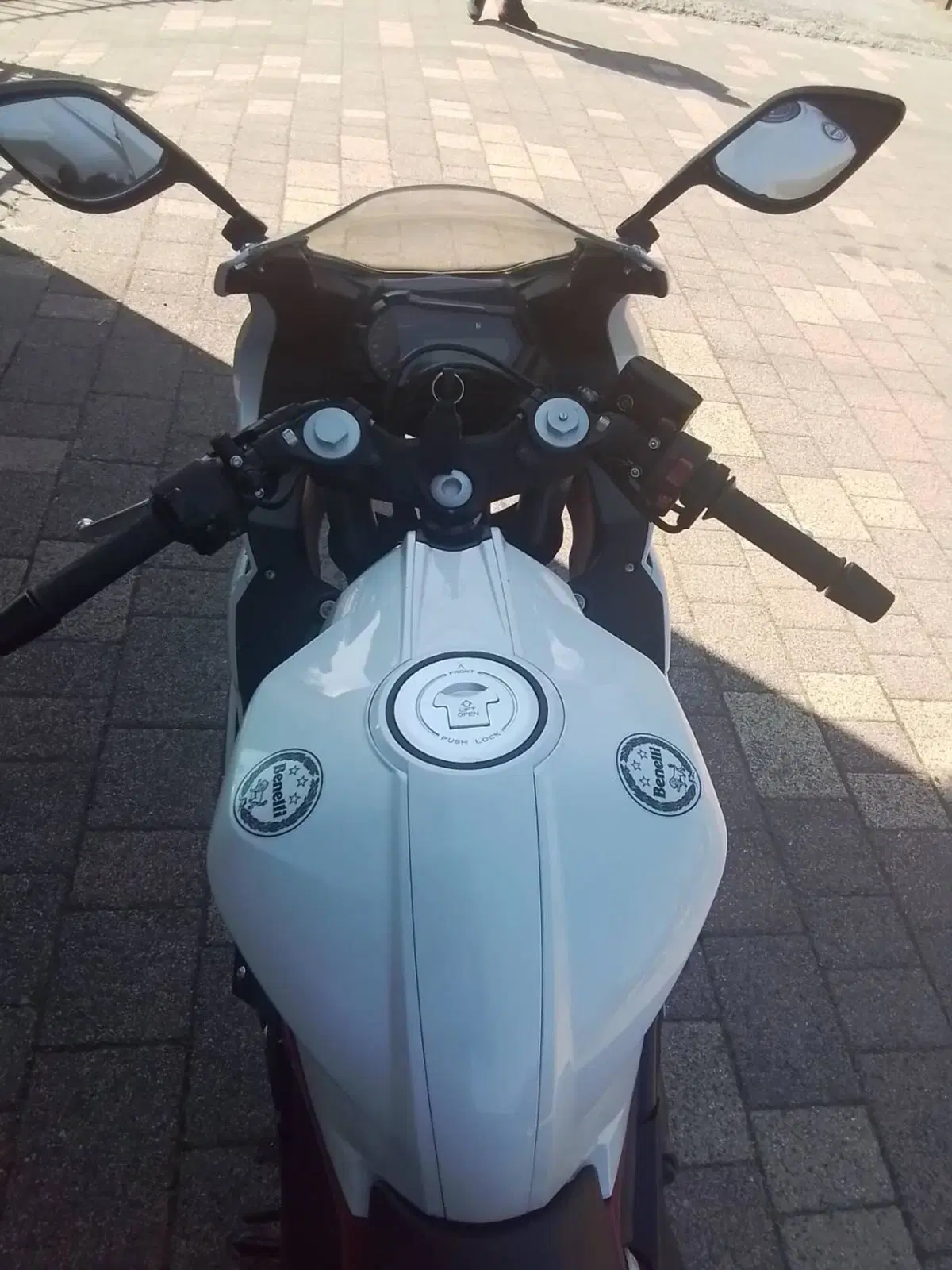 Benelli BN 302 R (2017 - 20) (13)