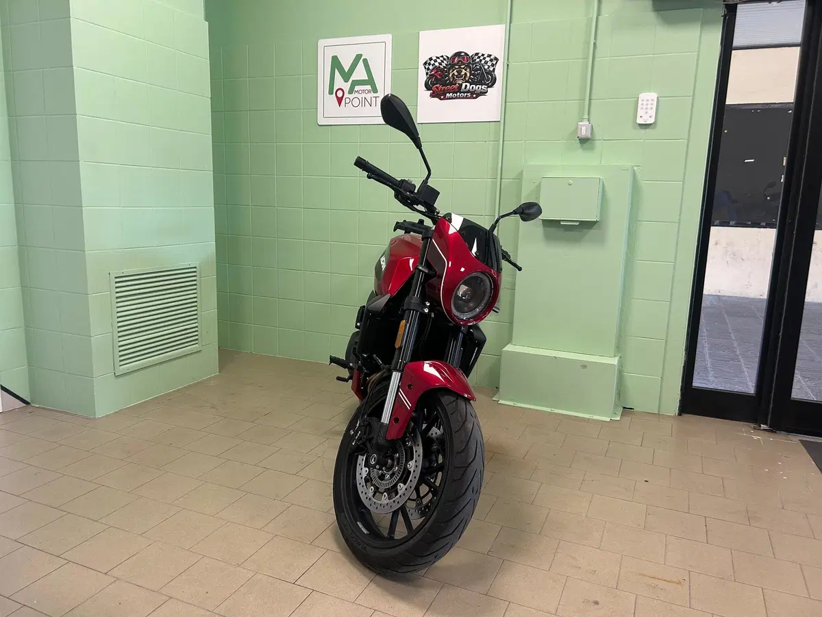 Moto Morini SEIEMMEZZO STR (2022 - 26) (3)