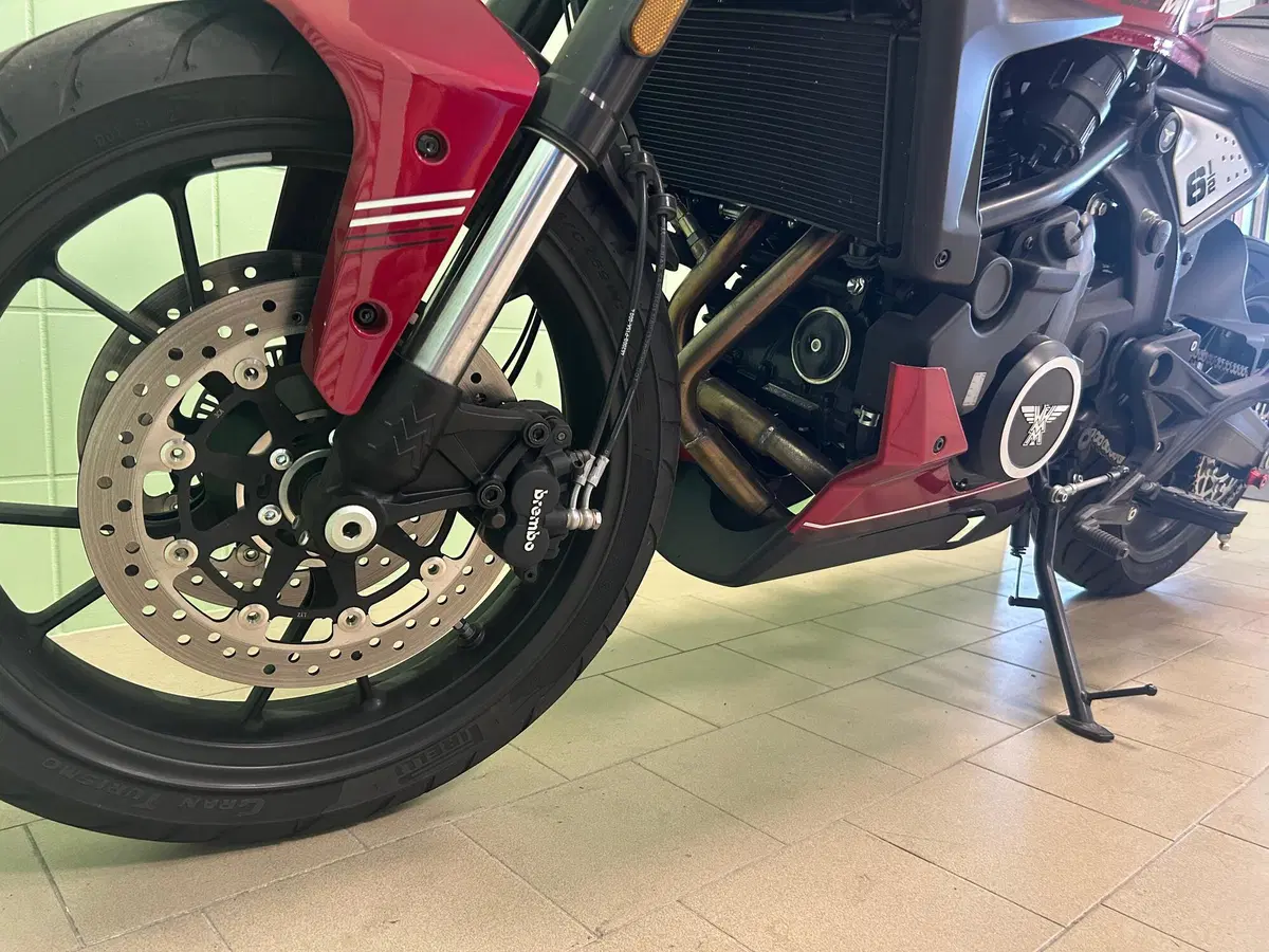 Moto Morini SEIEMMEZZO STR (2022 - 26) (9)