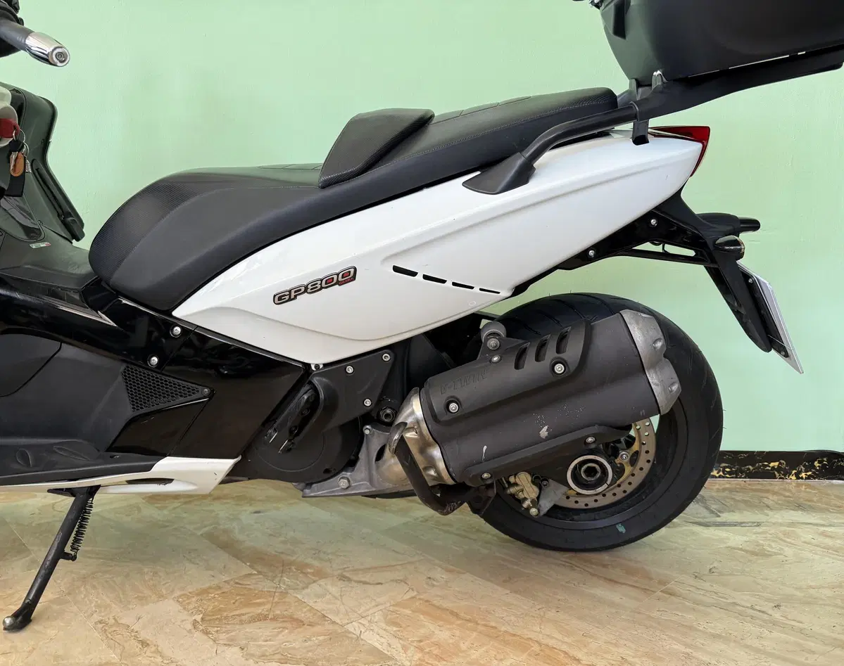 Gilera GP 800 (6)