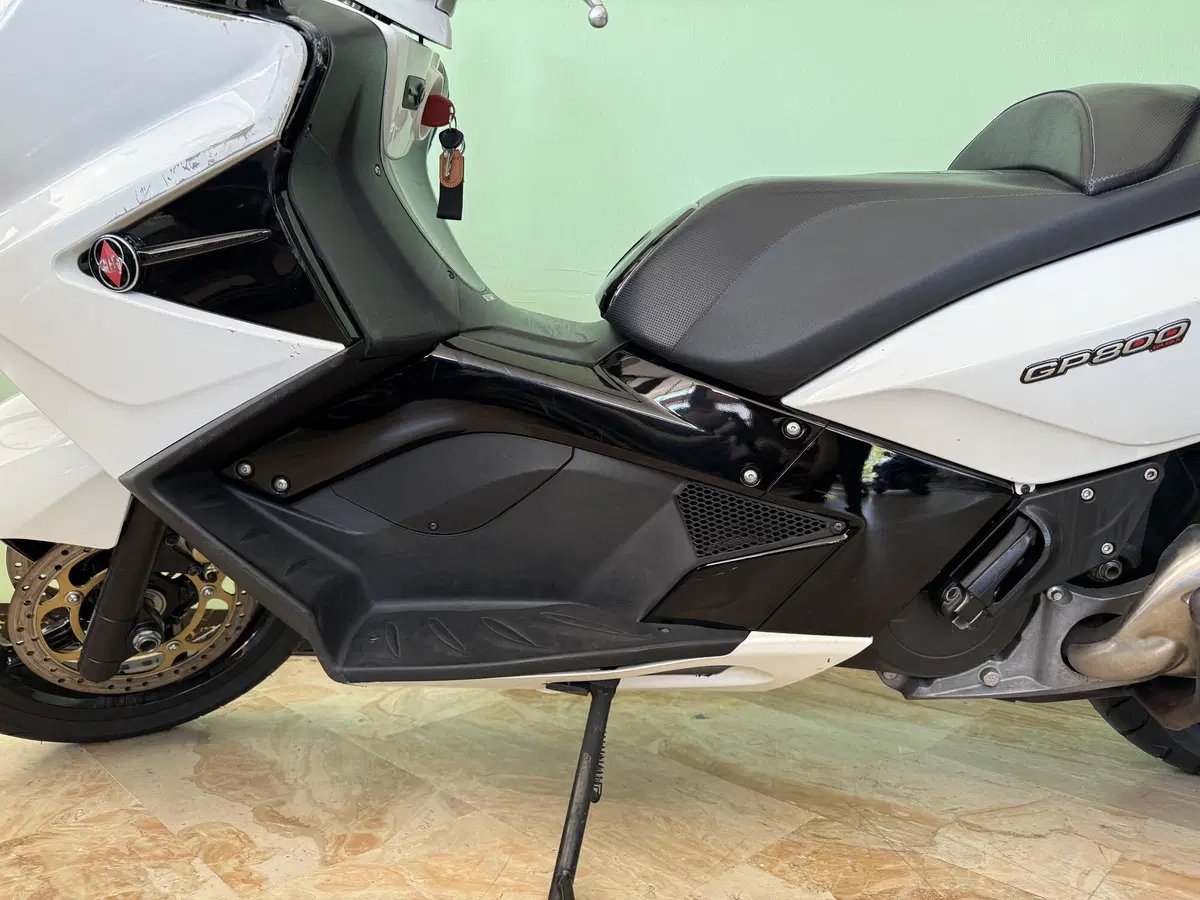 Gilera GP 800 (7)