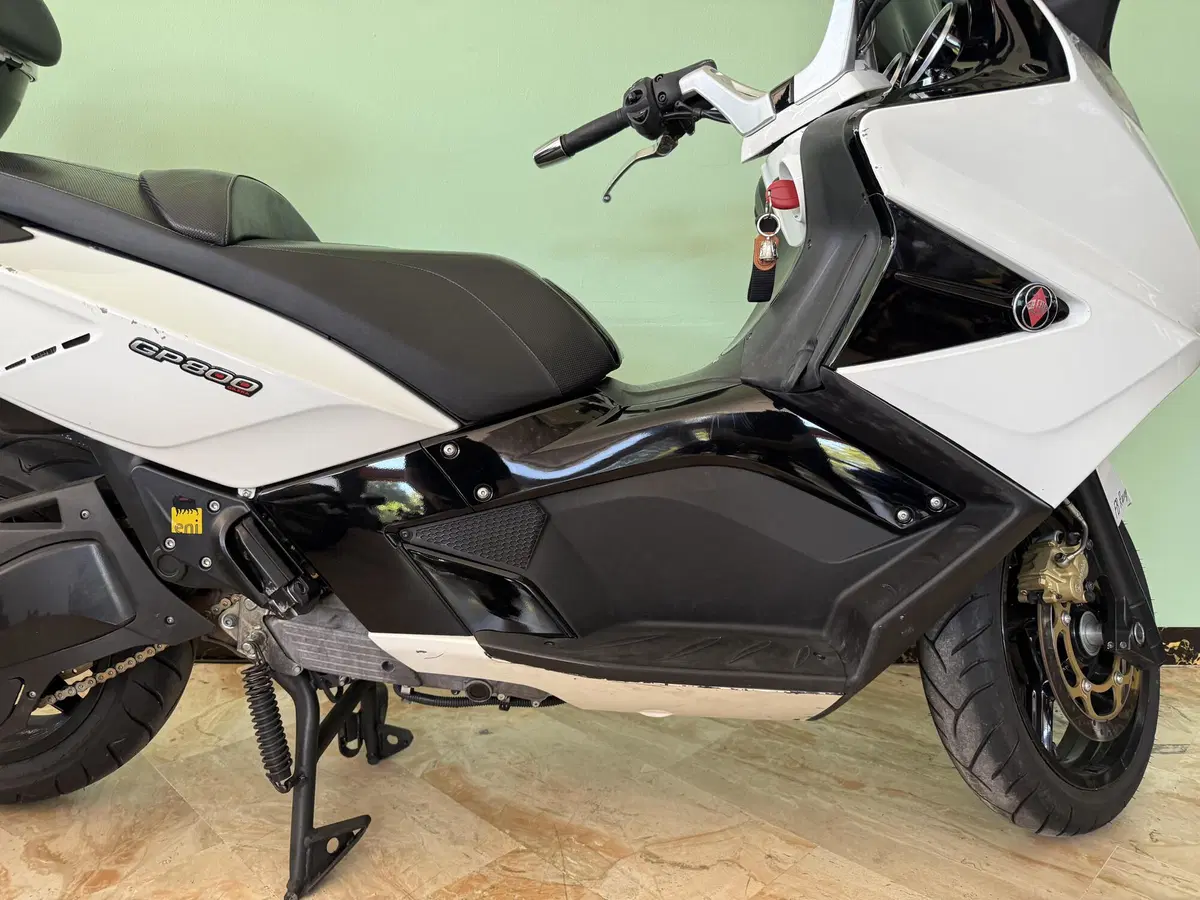 Gilera GP 800 (12)