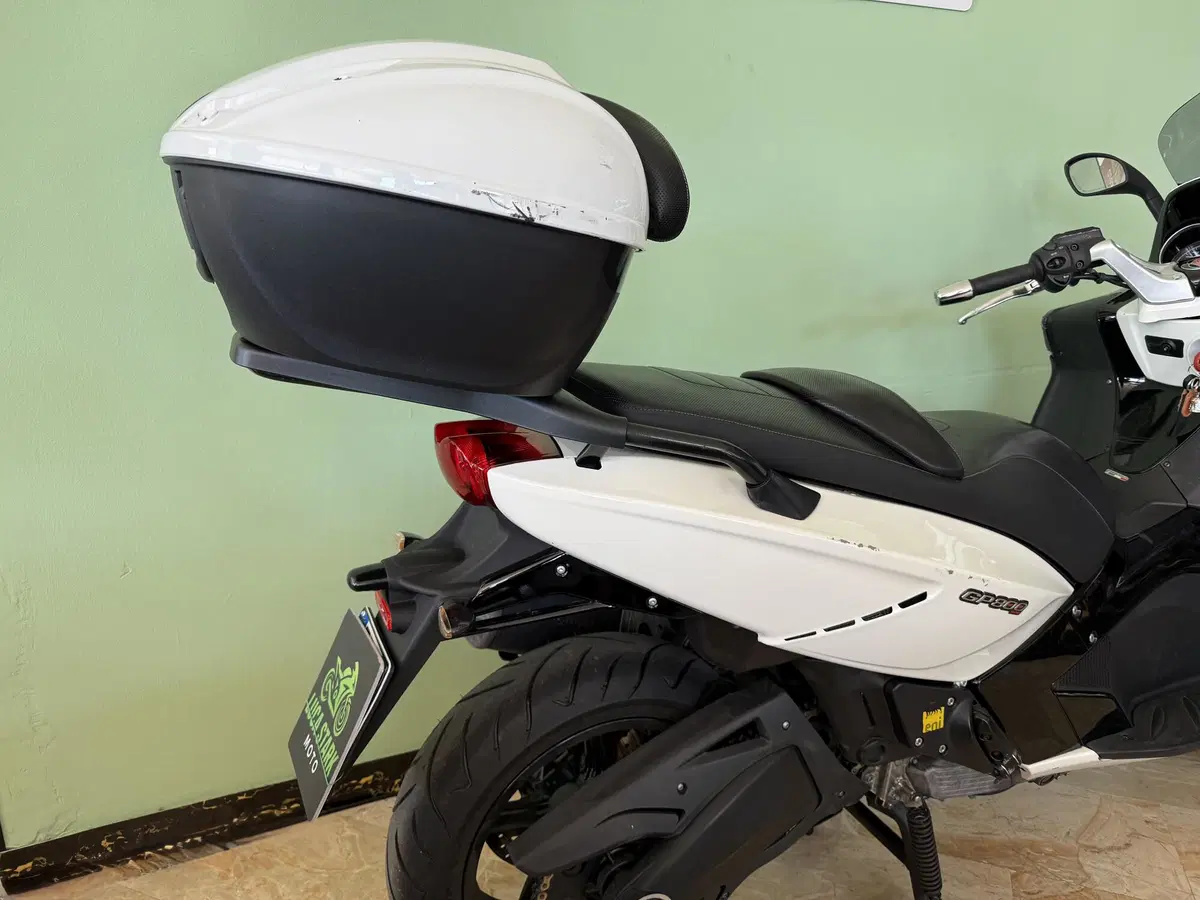 Gilera GP 800 (13)