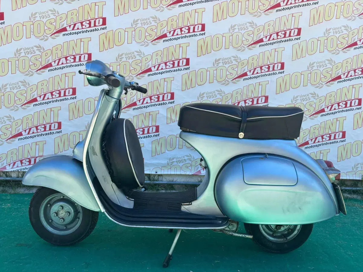 Piaggio Vespa 150 VVP (2)