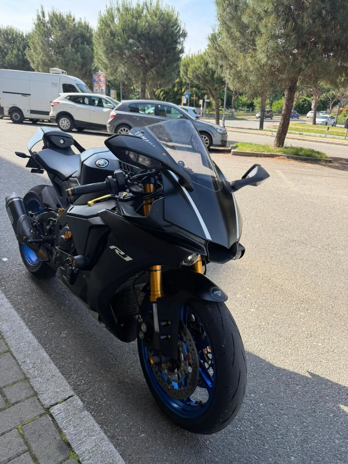 Yamaha YZF R1 (2017 - 19) (7)