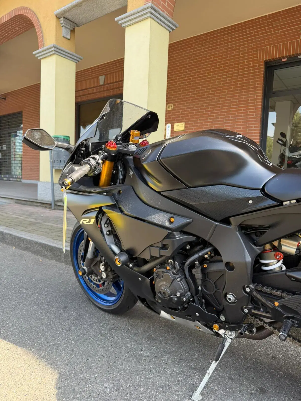 Yamaha YZF R1 (2017 - 19) (9)