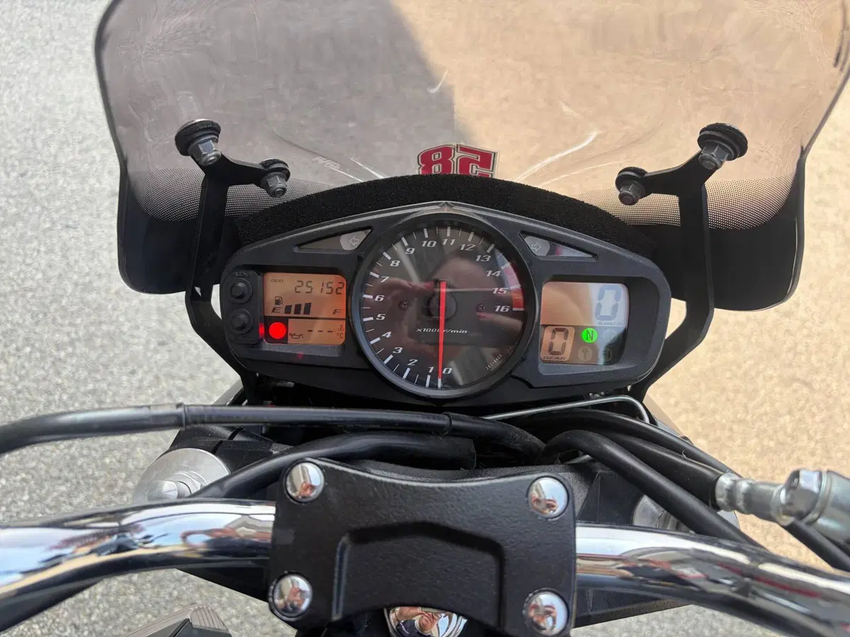 Suzuki GSR 600 (2006 - 11) (3)