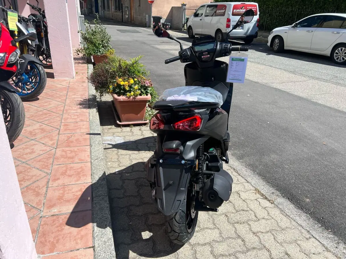 Swm C-Fly 125 (2026) (4)