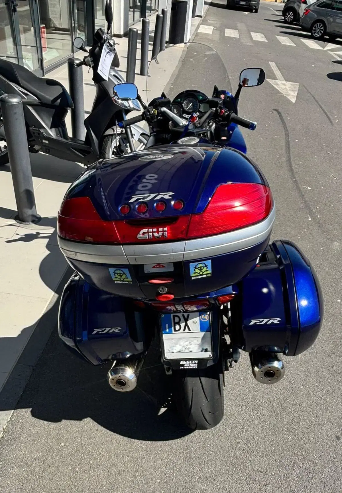 Yamaha FJR 1300 (2004 - 05) (4)