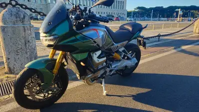 Moto Guzzi V100 Mandello S (2022 - 24) usata