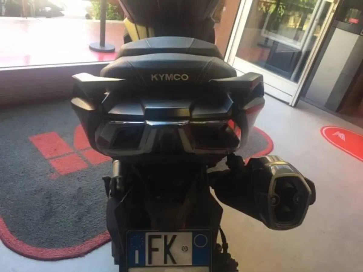 Kymco AK 550 ETS (2021 - 26) (3)