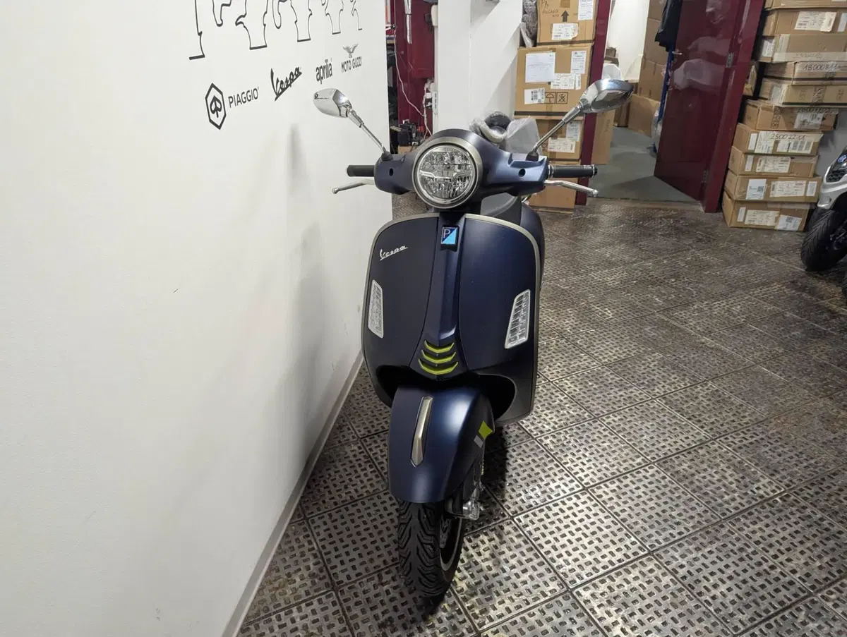 Vespa GTS 300 Super Tech (2023 - 24) (4)