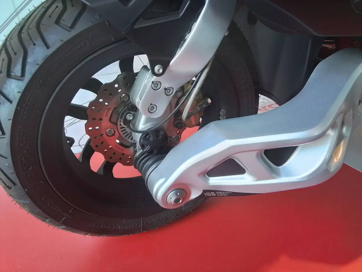 Benelli BN 302 R (2017 - 20) (7)