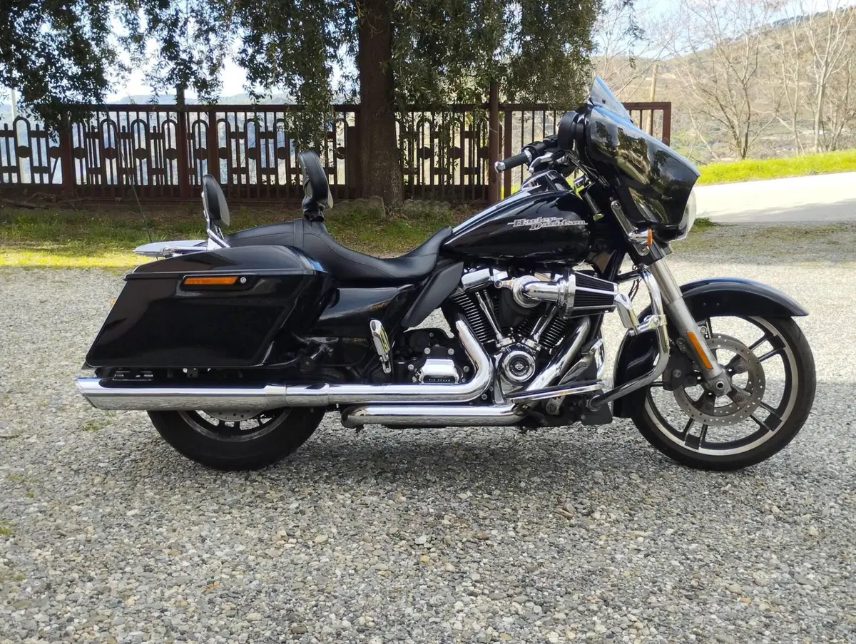 Harley-Davidson 107 Road King (2017) - FLHR (4)