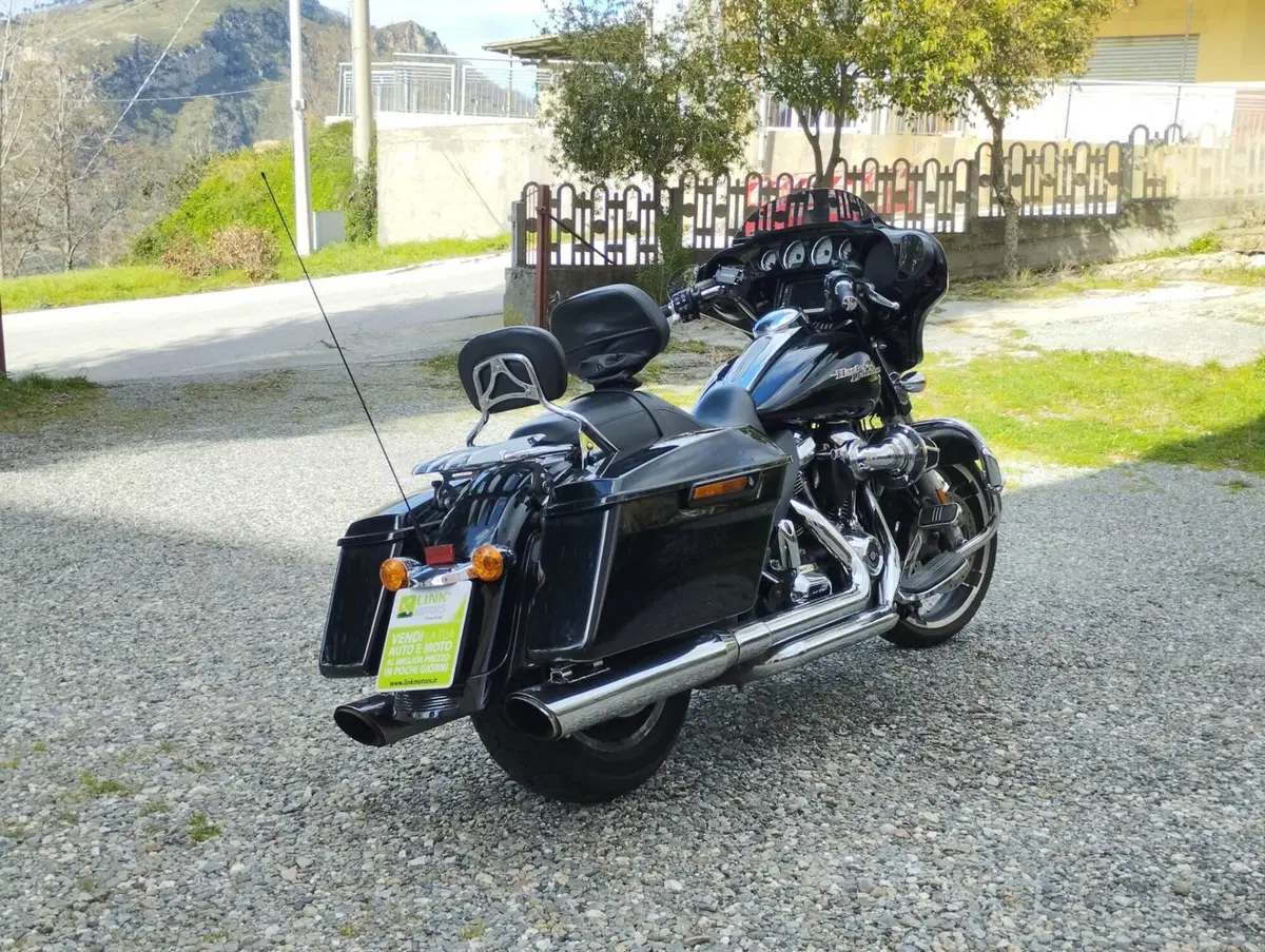 Harley-Davidson 107 Road King (2017) - FLHR (5)