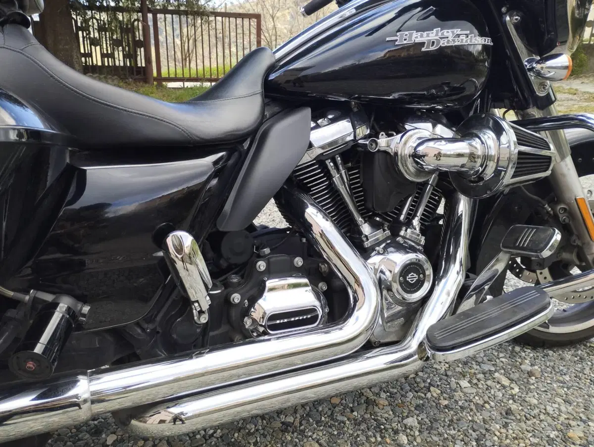 Harley-Davidson 107 Road King (2017) - FLHR (12)