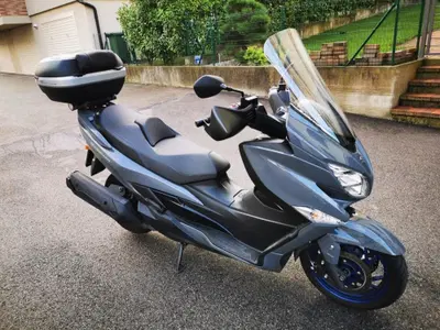Suzuki Burgman 400 (2022 - 24) usata