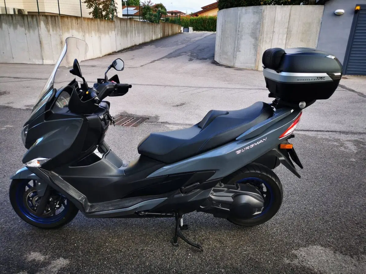 Suzuki Burgman 400 (2022 - 24) (3)