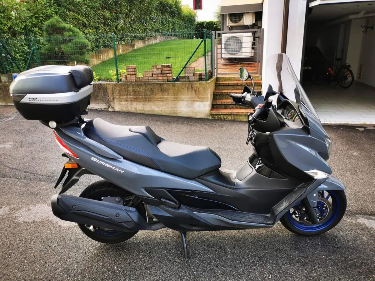 Suzuki Burgman 400 (2022 - 24) (4)