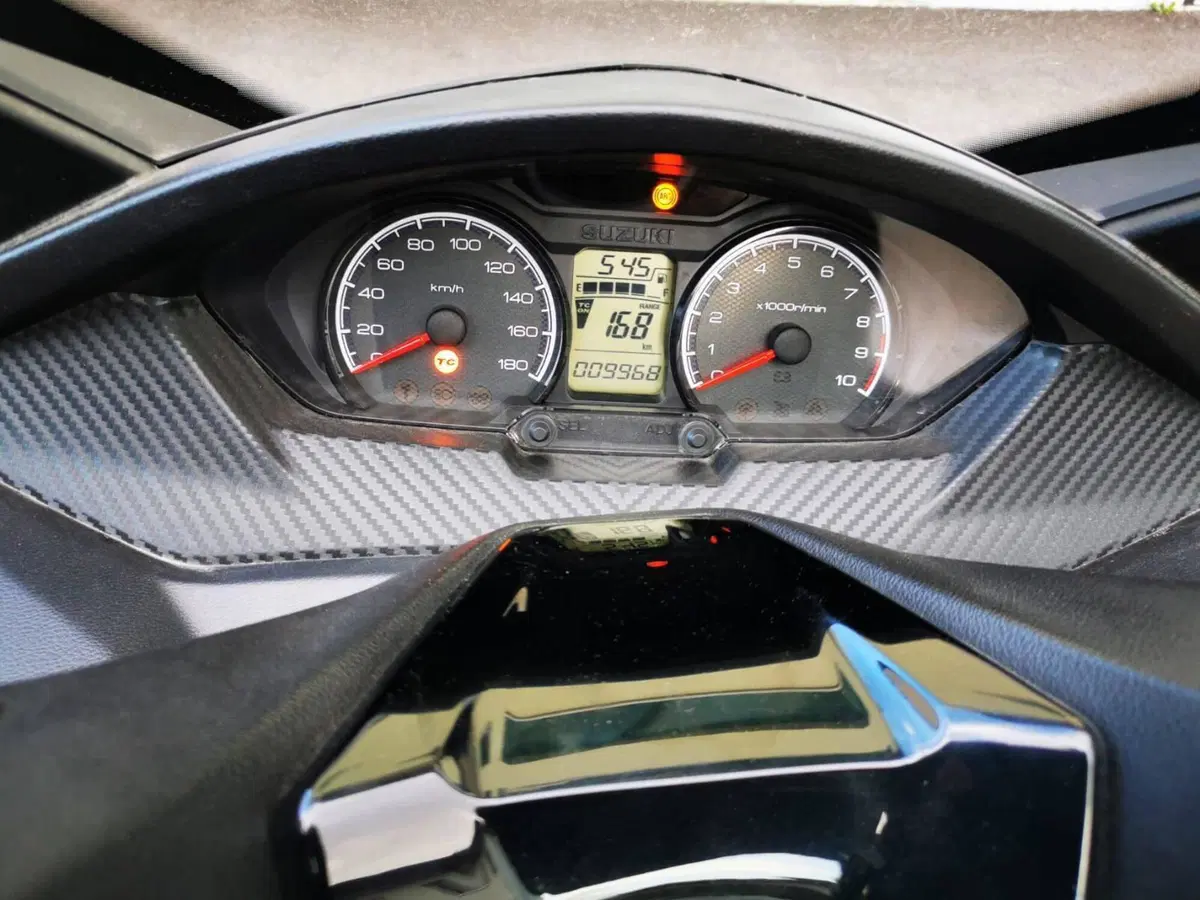 Suzuki Burgman 400 (2022 - 24) (6)