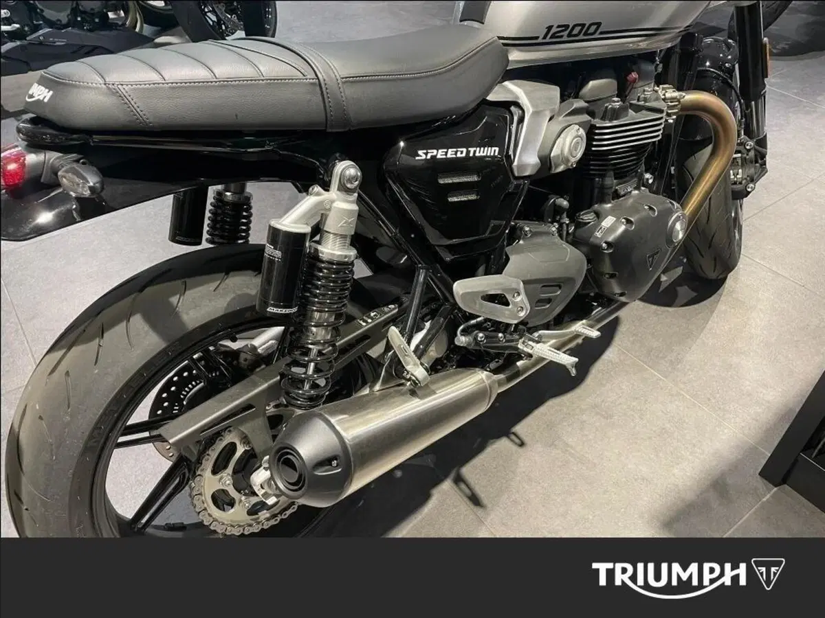 Triumph Speed Twin 1200 (2025 - 26) (6)