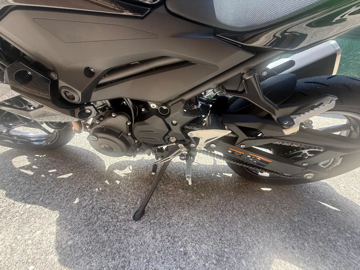 Kawasaki Z 400 (2023) (7)