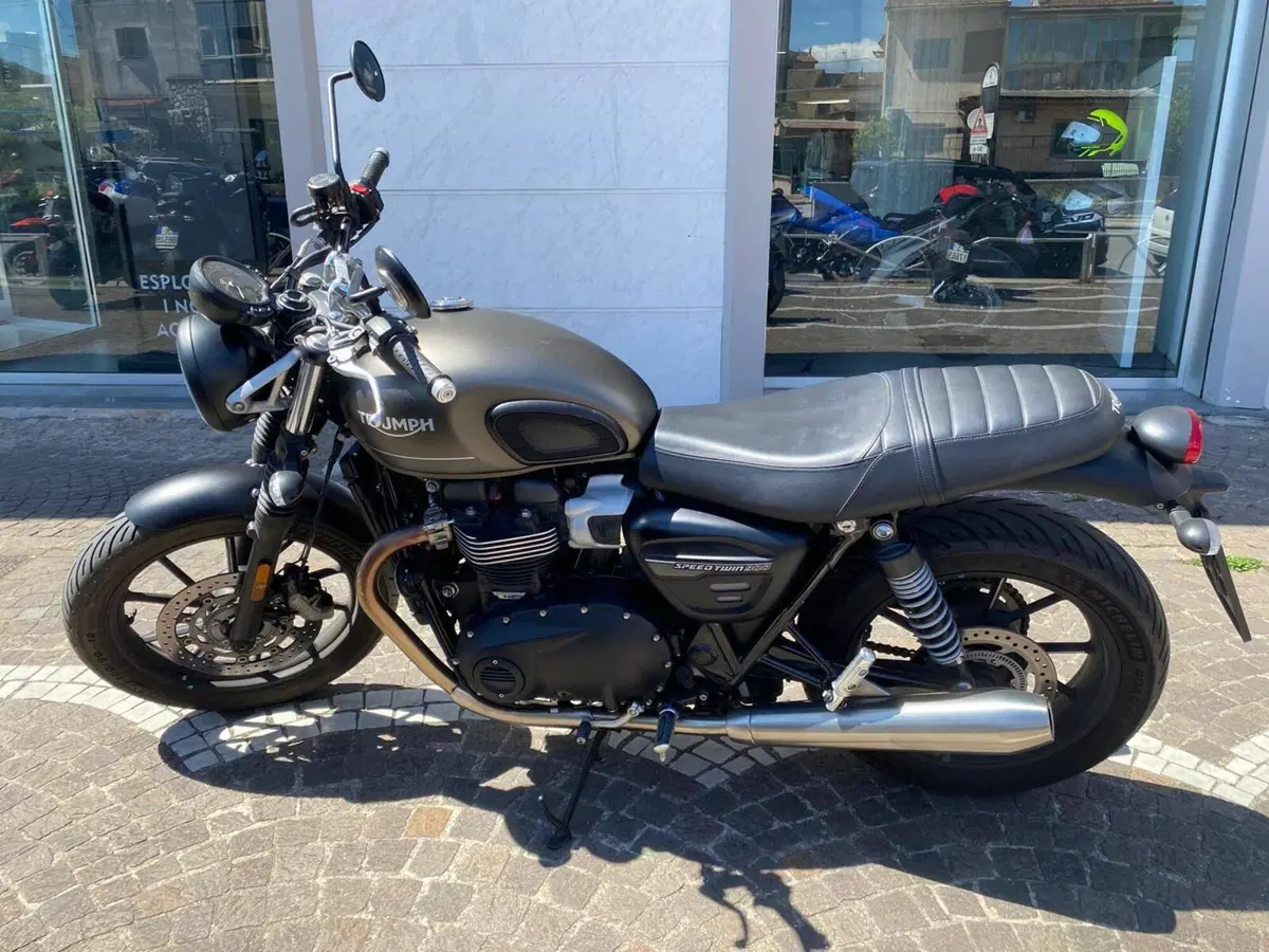 Triumph Speed Twin 900 (2023 - 24) (2)
