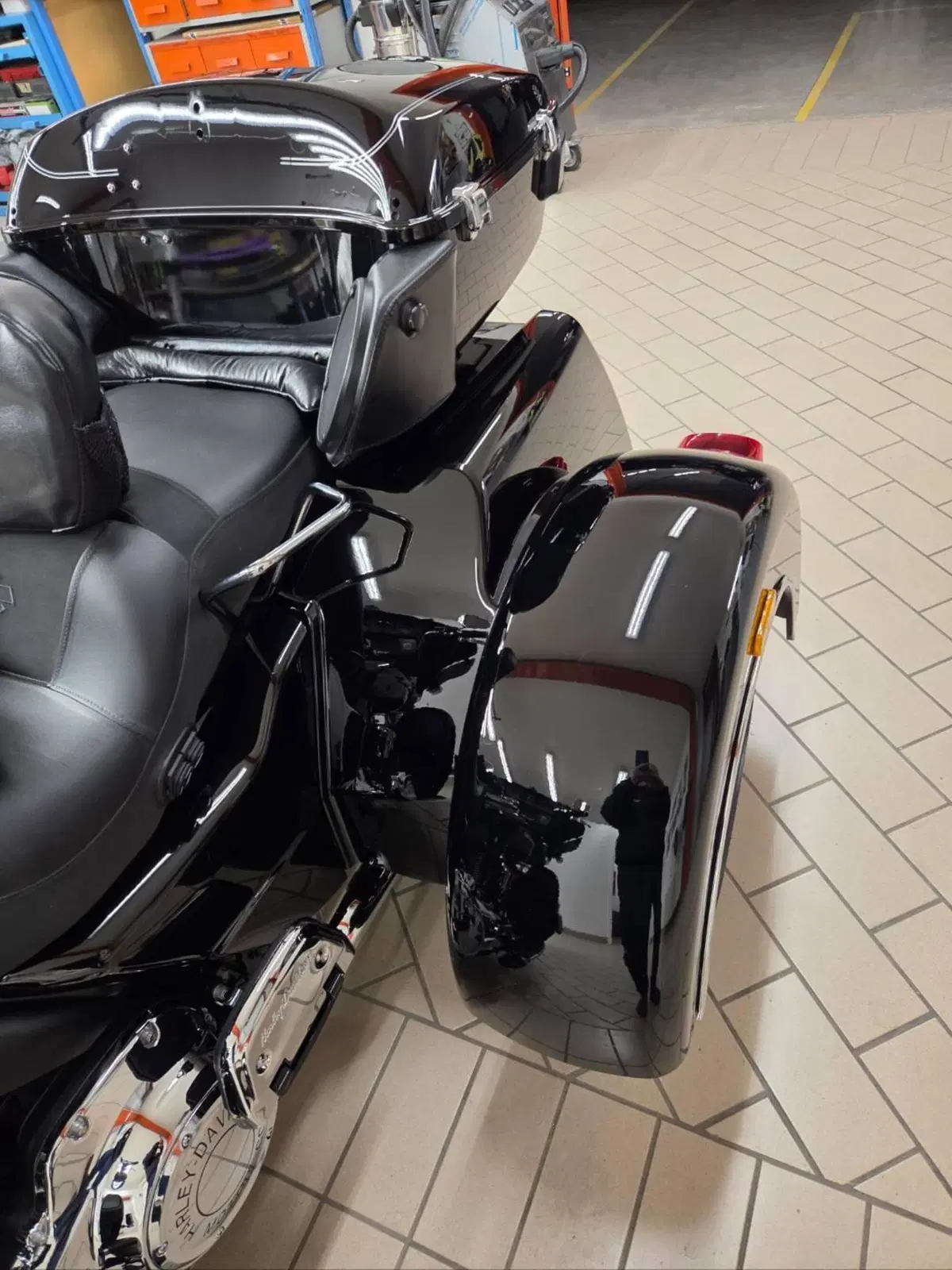 Harley-Davidson 107 Tri Glide Ultra (2016) - FLHTCUTG (3)