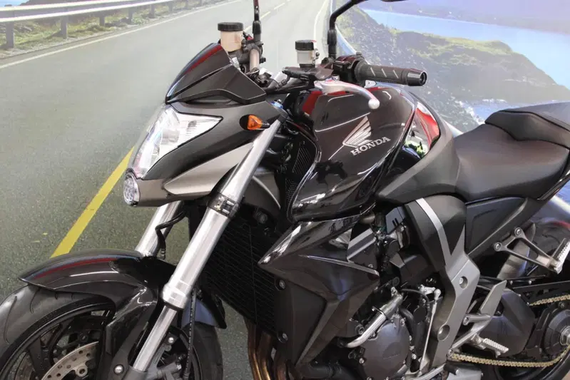 Honda CB 1000 R (2008 - 10) (8)