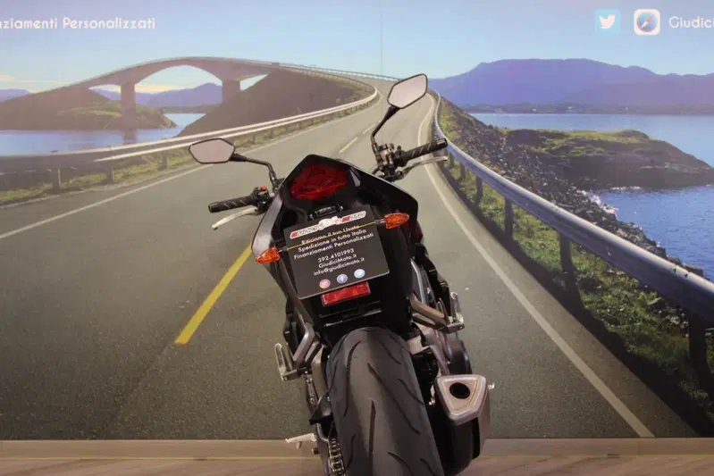 Honda CB 1000 R (2008 - 10) (16)