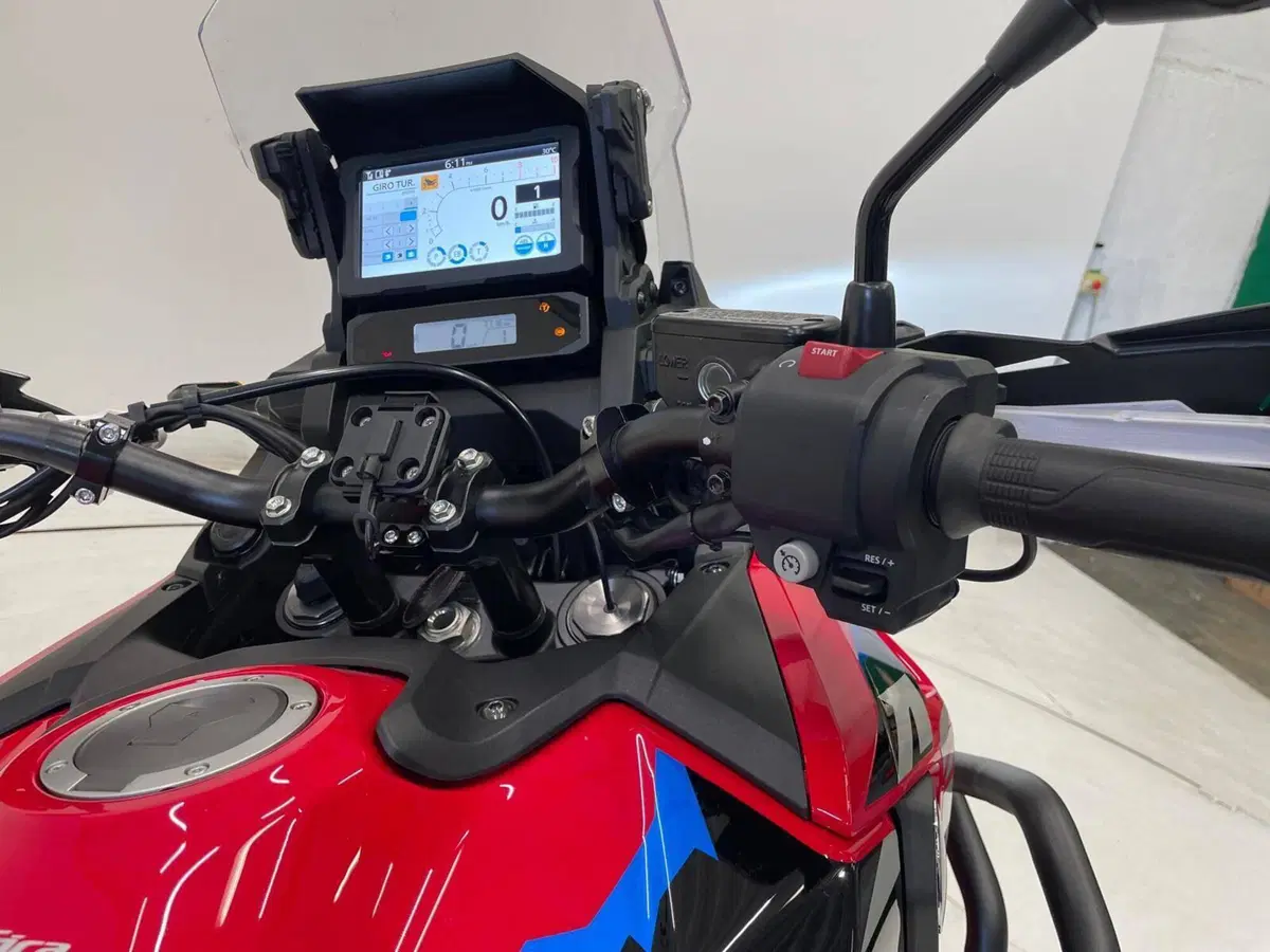 Honda Africa Twin CRF 1100L ES (2024 - 26) (7)