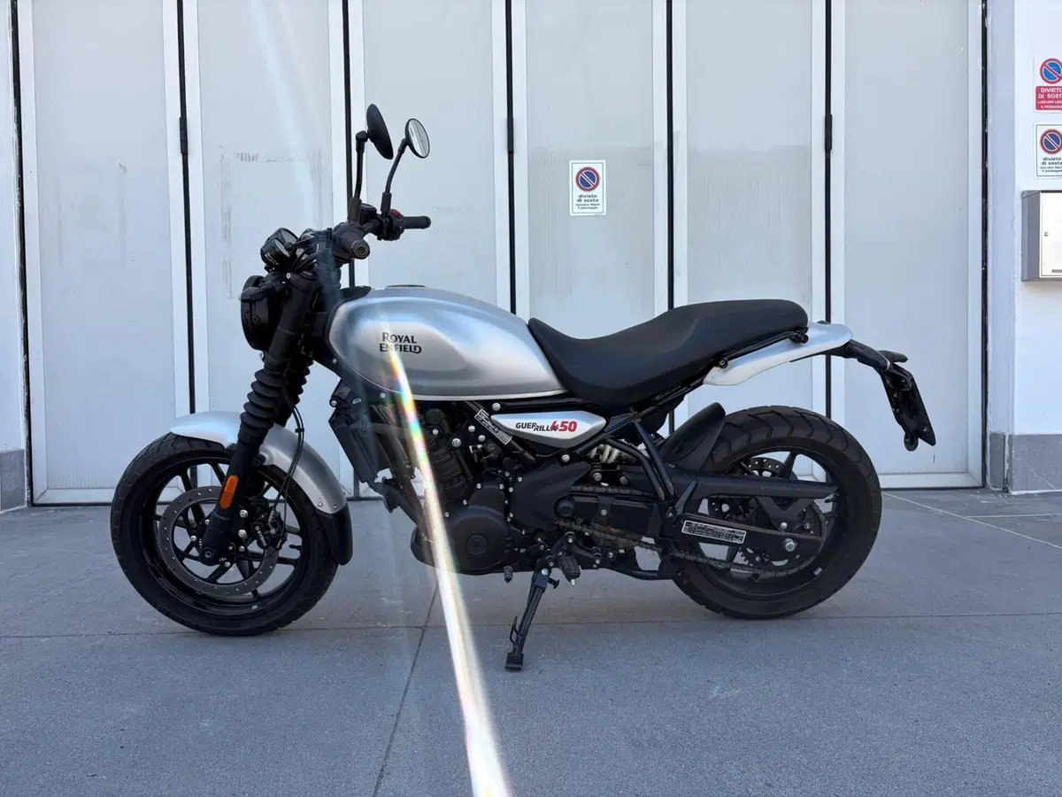 Royal Enfield Guerrilla 450 (2024 - 26)