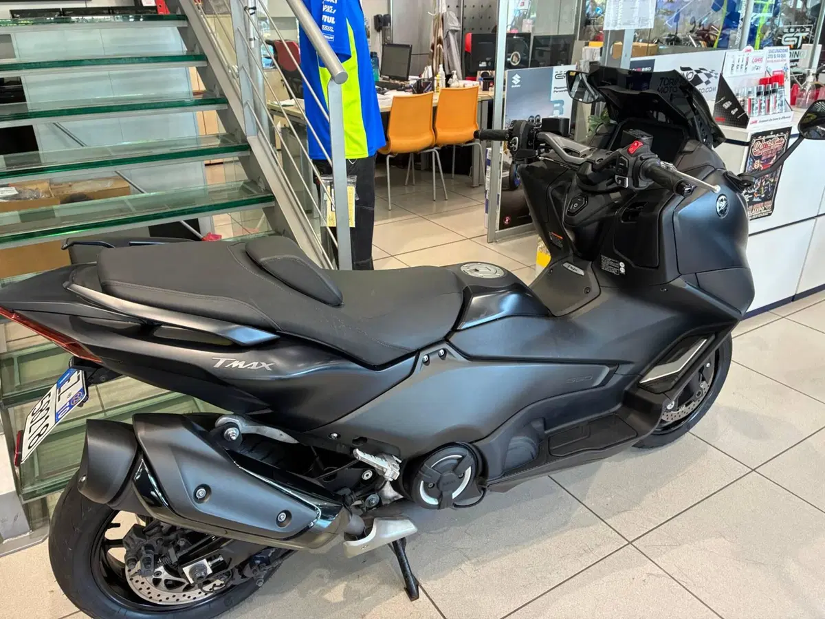 Yamaha T-Max 560 (2022 - 24) (5)