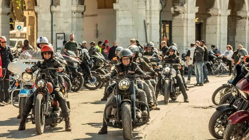 Harley-Davidson fa centro a Senigallia: migliaia di moto e concerti per il nuovo Spring Rally