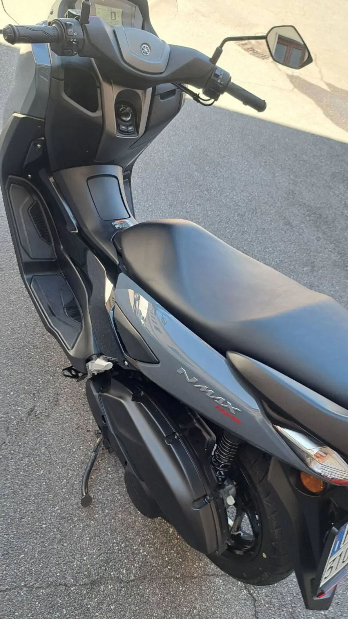 Yamaha N-Max 155 (2022 - 25) (5)