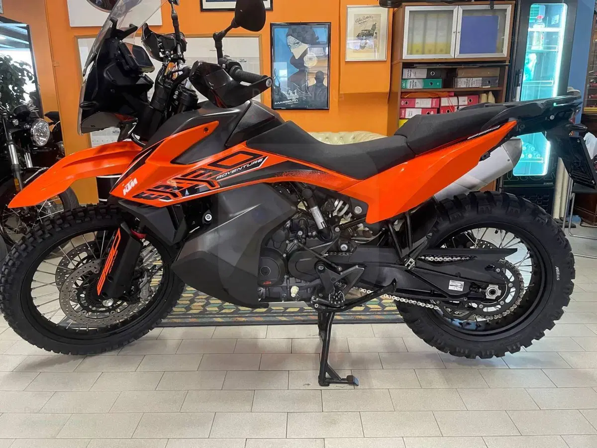 KTM 890 Adventure (2022) (2)