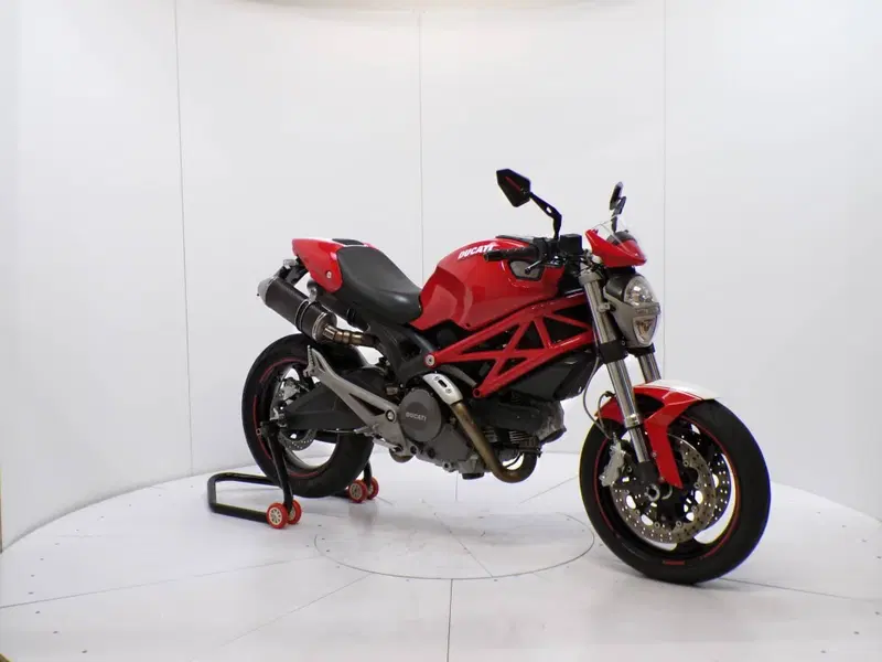 Ducati Monster 696 (2008 - 13) (2)