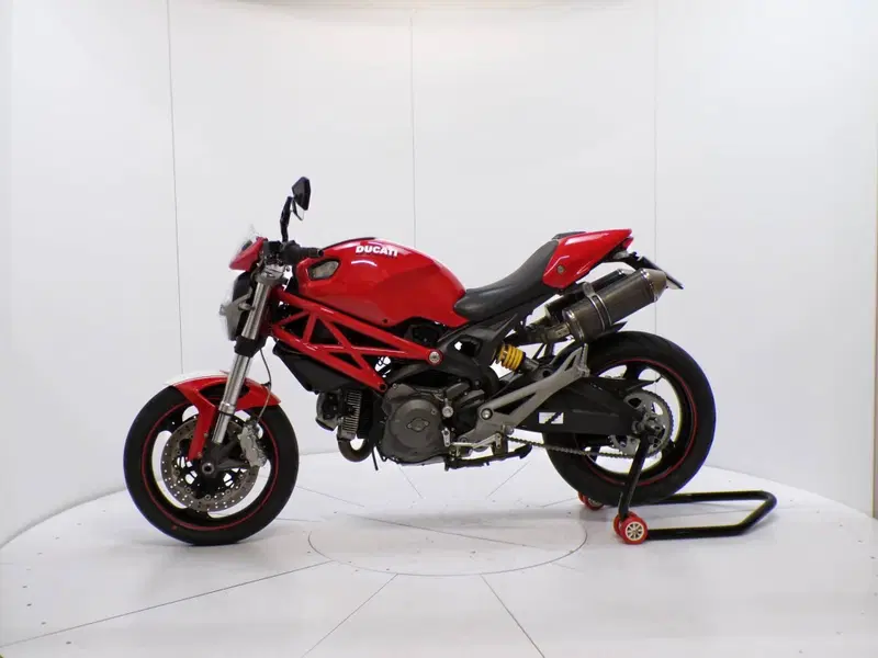 Ducati Monster 696 (2008 - 13) (4)