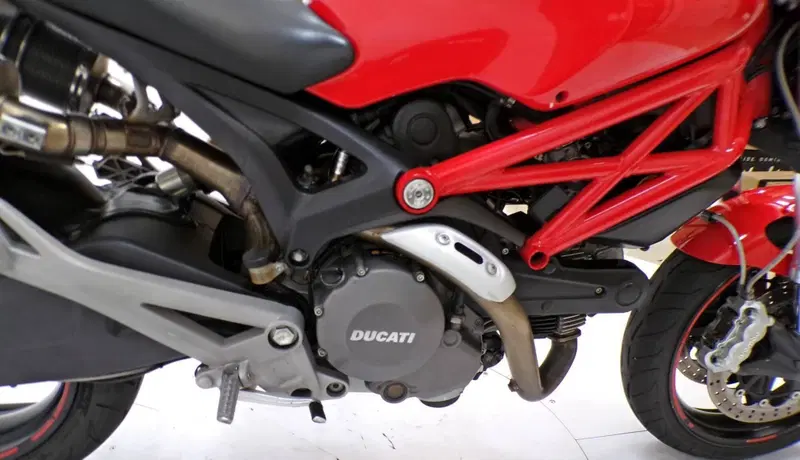 Ducati Monster 696 (2008 - 13) (8)