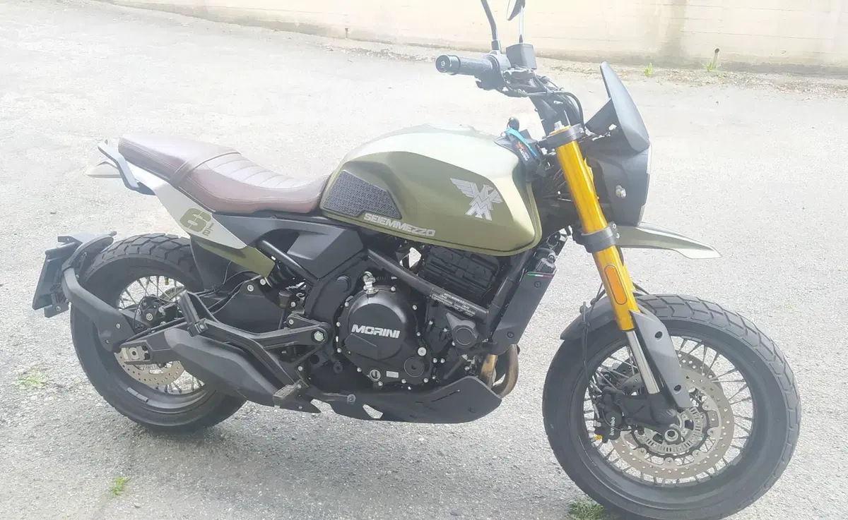 Moto Morini SEIEMMEZZO SCR (2022 - 26) (3)