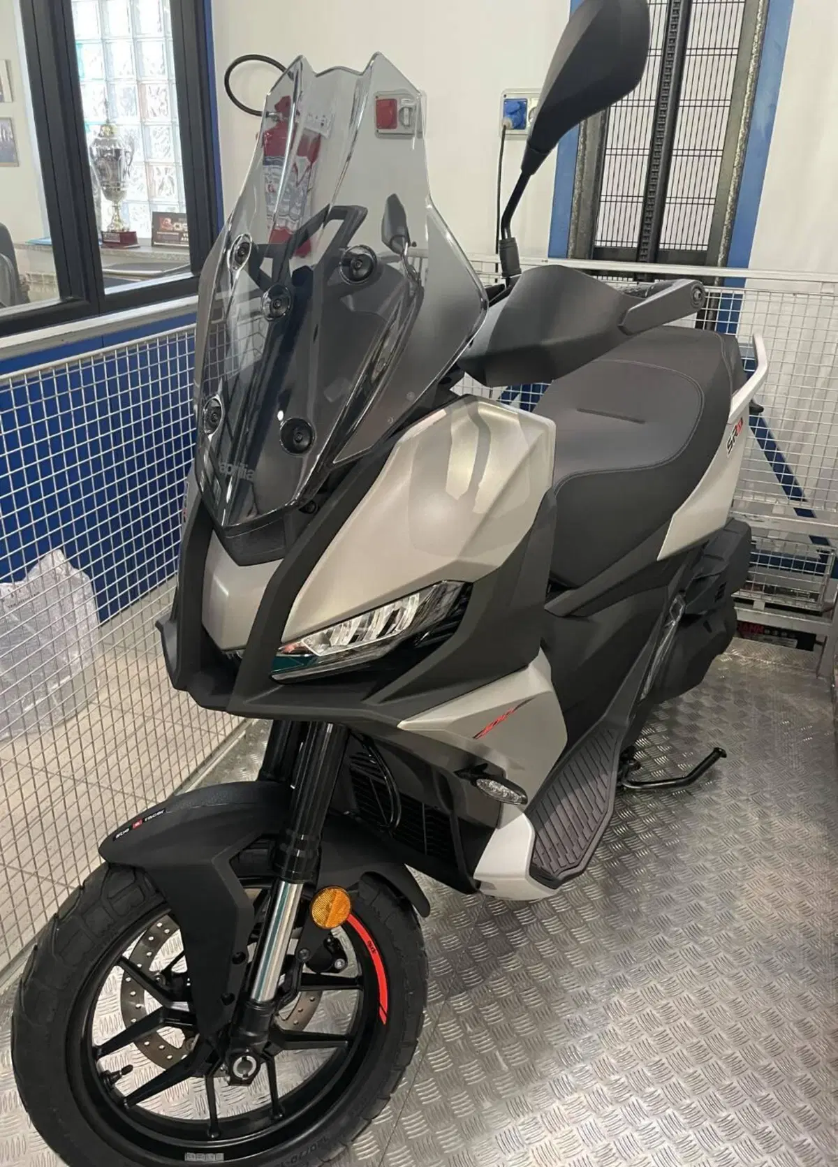 Aprilia SR GT 400 (2026) (4)